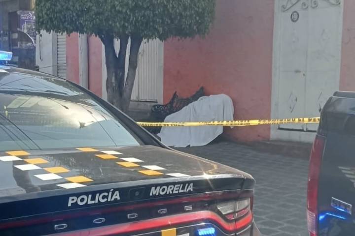 Hombre enfermo muere en una banca de la avenida Morelos Norte de Morelia