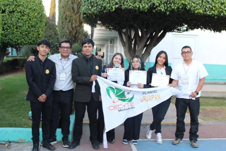 ¿Programar sin computadora? Estudiantes del Cecytem crean app que lo hace posible