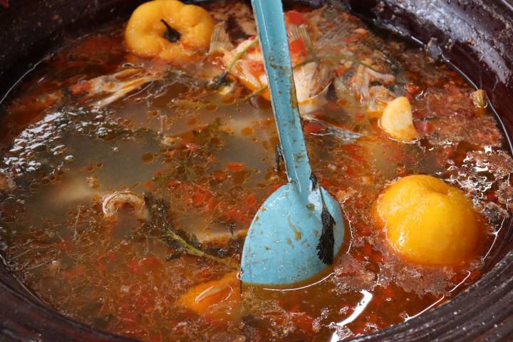Cocineras tradicionales presentes en el Tianguis Artesanal de Domingo de Ramos