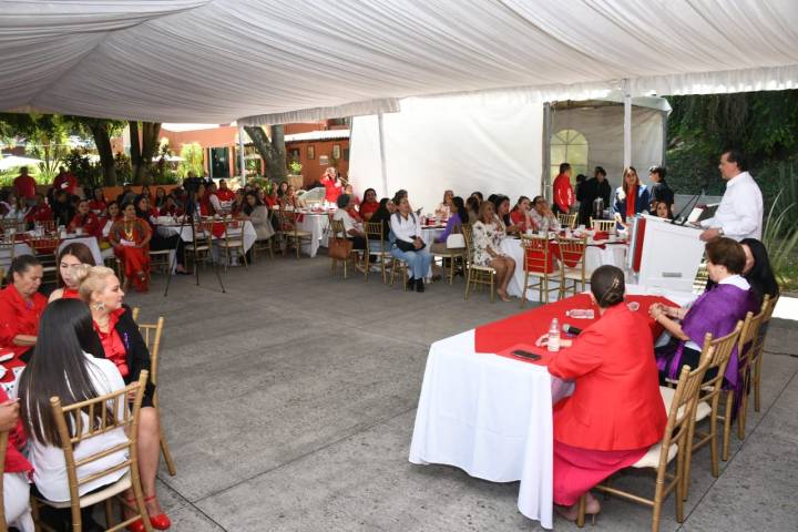 Estudiantes de Contepec, en su mayoría mujeres,  son víctimas de un gobierno indolente: Memo Valencia