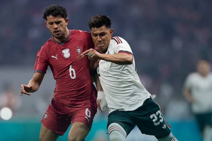 Par de roscas en reapertura del Azteca