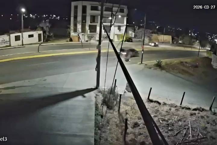 Videocámara capta fatal accidente de motocicleta en la avenida Amalia Solórzano, en Morelia