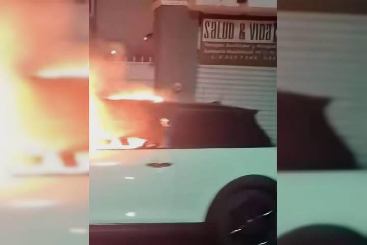 Se registra incendio de auto en la colonia Eréndira, Morelia