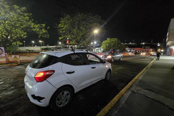 Reporte de persona baleada en estacionamiento de Walmart La Huerta moviliza a la Policía; resultó ser un choque