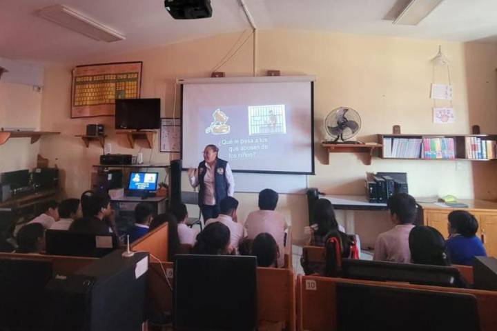 FGE imparte pláticas informativas sobre prevención de violencia en escuela primaria de Morelia