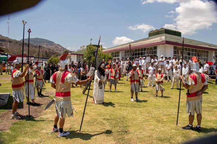 Más de 300 internos escenifican viacrucis en penales de Michoacán