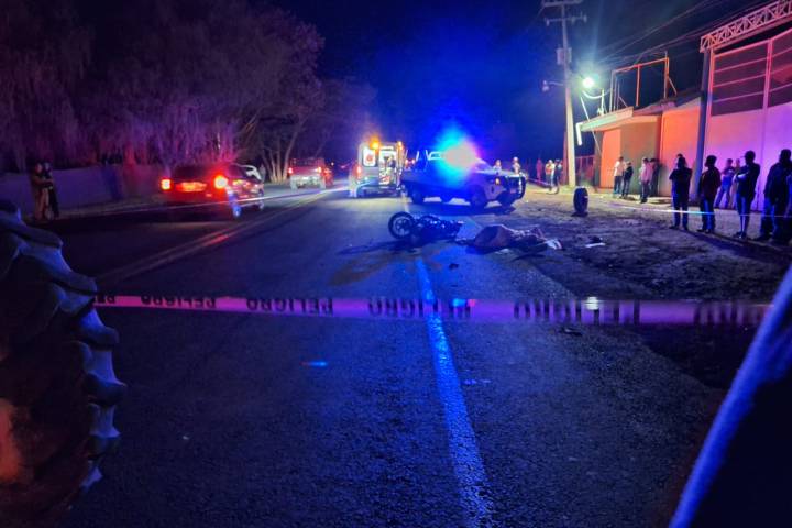 Un joven motociclista muerto y otro herido tras es embestidos por un vehículo en Peribán