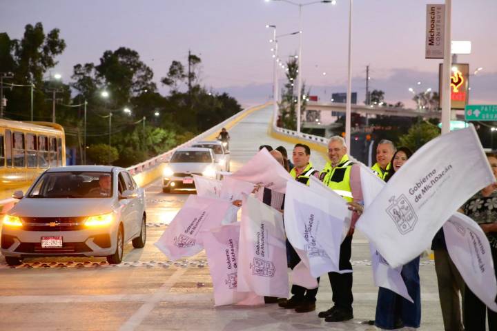 Bedolla abre a la circulación puente de distribuidor vial de la salida a Pátzcuaro