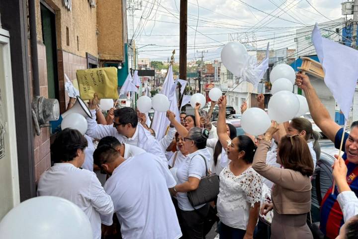 En ambiente de apoyo, se registra Mario Ordaz por la dirigencia nacional del SNTISSSTE