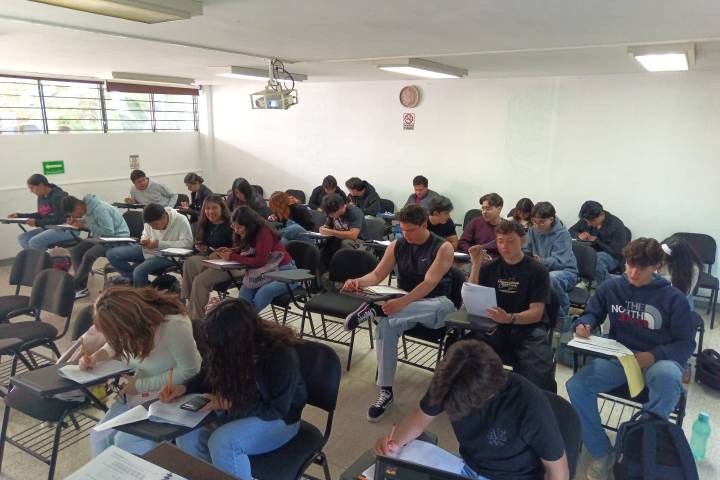 Con las pilas recargadas regresan nicolaitas a clases para concluir semestre