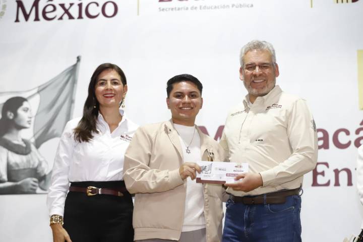 Hoy inicia pago de becas para media superior y superior