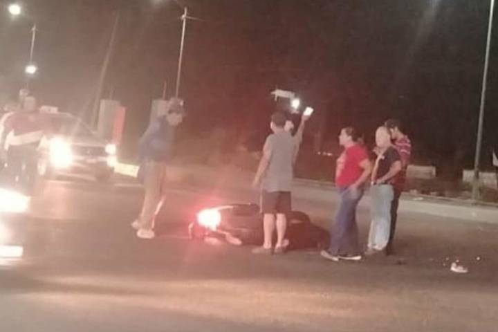 Mujer motociclista sufre accidente en la avenida Madero Poniente de Morelia