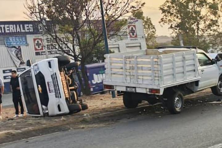 Se registra choque entre dos vehículos en la Madero Poniente de Morelia