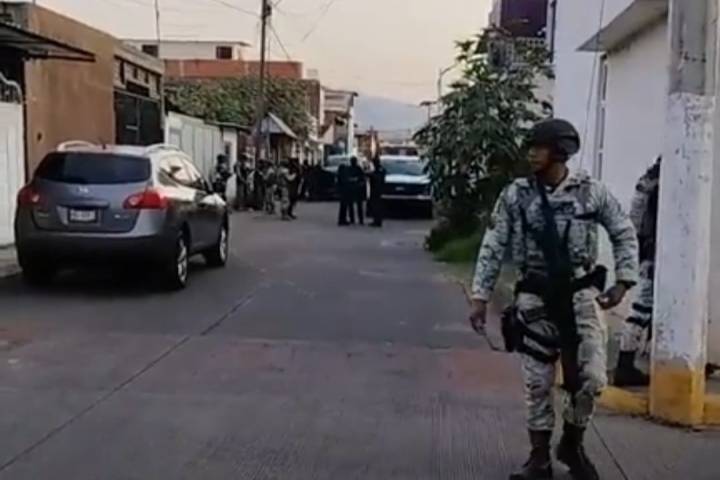 FGE despliega operativo y catea domicilio del exalcalde Nacho Campos en Uruapan