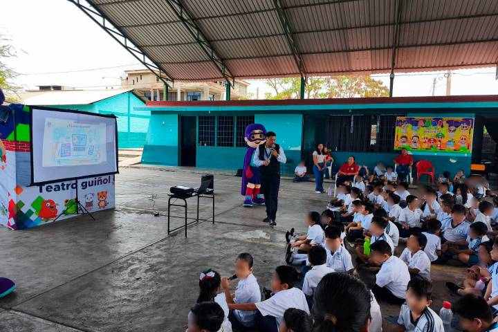 Fortalece FGE cultura de prevención digital con jornadas de ciberseguridad en Lázaro Cárdenas