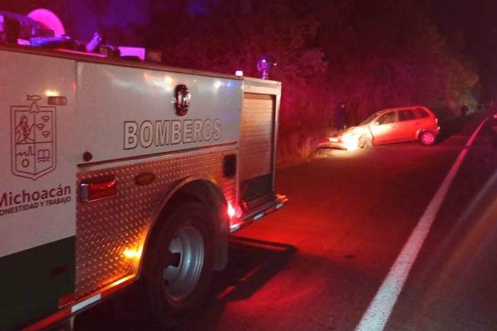 Se registra choque vehicular en la Morelia-Pátzcuaro; hay un herido