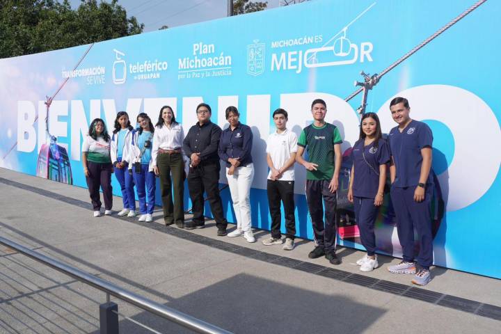 Estudiantes de Uruapan inauguran una nueva era de movilidad con el teleférico