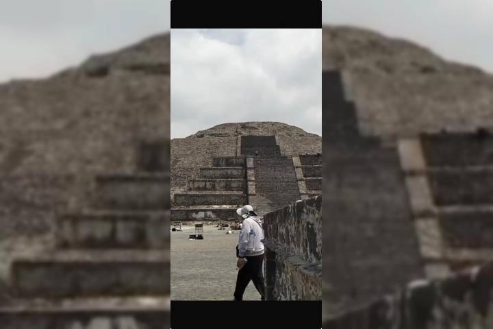 Dos muertos en la pirámide de la luna en Teotihuacan