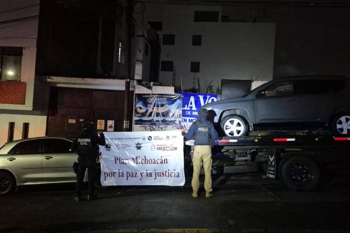 Asegura FGE droga, vehículos y documentación falsa tras cateo en la colonia Isaac Arriaga