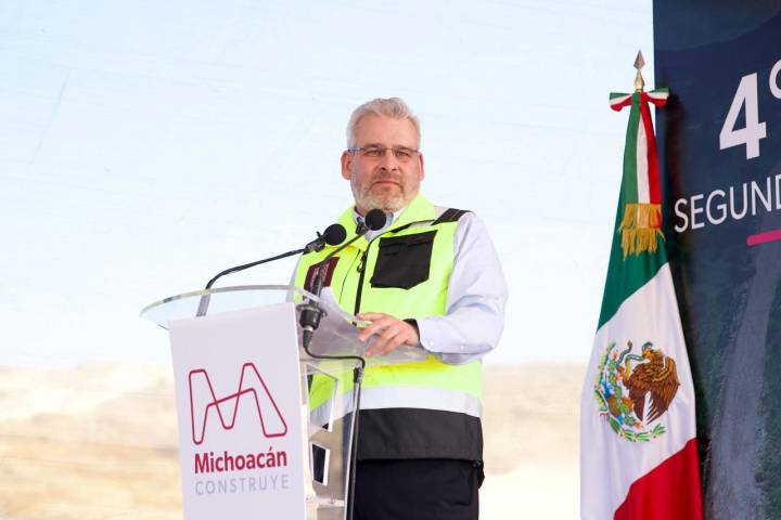 Pago del refrendo vehicular "va de vuelta" en obras de infraestructura para Michoacán: Bedolla