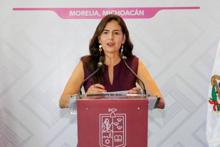 Hacemos un llamado a cuidar el consumo digital de las y los alumnos: Gabriela Molina