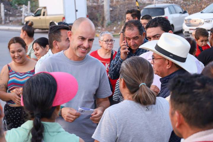 Adolfo Torres verifica personalmente servicio en las colonias Vicente Lombardo y Consuelo Alfaro
