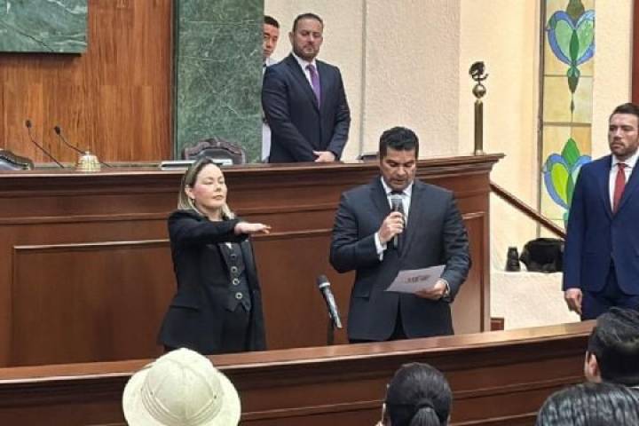 Yeraldine Bonilla rinde protesta como gobernadora de Sinaloa