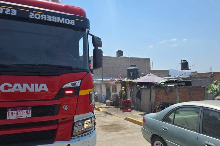 Se registra incendio de domicilio en la Vicente Lombardo Toledano