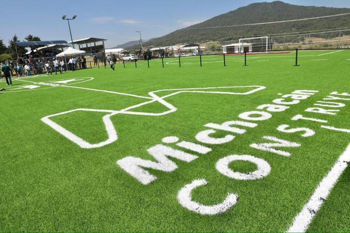 Disponibles 48 canchas de fútbol 7 para el Mundialito Escolar en Michoacán: Bedolla