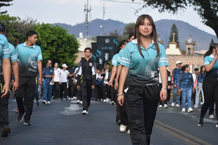 Morelia vibra con el desfile inaugural del ENIEP 2026