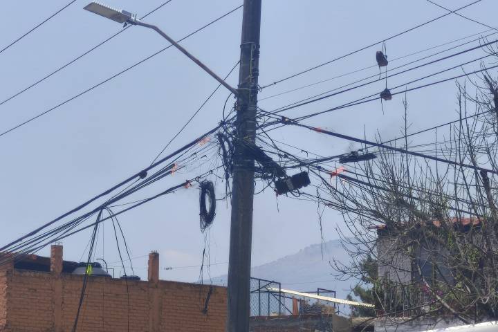 Arde cableado de baja tensión en la colonia Indeco Expropiación Petrolera, Morelia