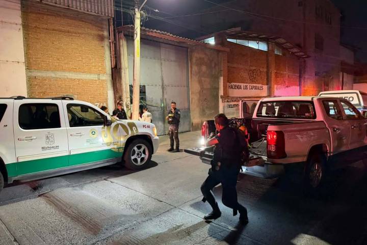 Adolescente es hallado muerto dentro de aljibe en una bodega de plásticos, en Morelia