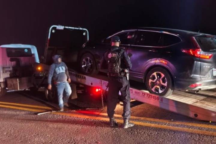 Enfrentamiento entre policías y delincuentes deja dos oficiales heridos en la Zinapécuaro-Tarímbaro