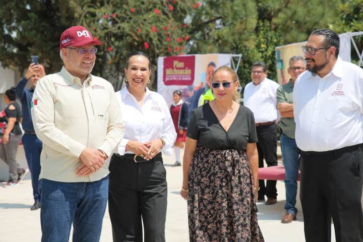 Garantizamos espacios dignos con obra y equipamiento escolar: Gabriela Molina