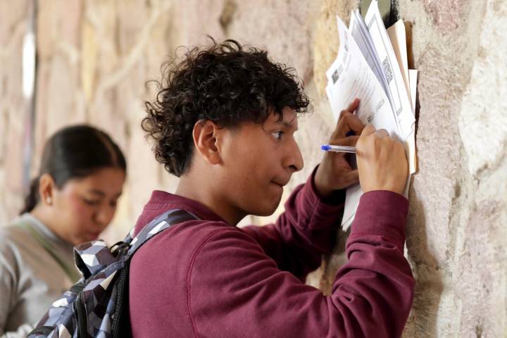 ¡Que no se te pase! Mañana inicia la entrega de fichas para Escuelas Normales