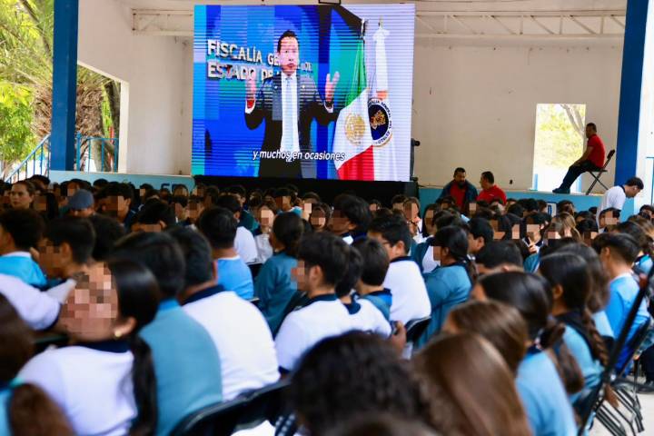 FGE lleva Foro de Ciberseguridad "Desconék-tate, Reconék-tate" al COBAEM Tanhuato