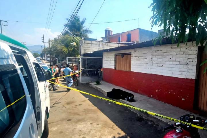 Muere adulto mayor en la vía pública de Chupio