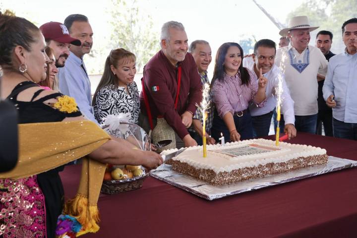 A un año de su apertura, mercado de Pátzcuaro es pilar turístico y comercial de la región: Bedolla