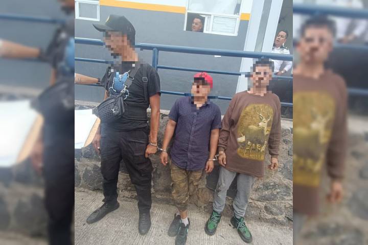 Detienen a 7 por presunto robo a domicilio en litigio, en la colonia Cosmos de Morelia
