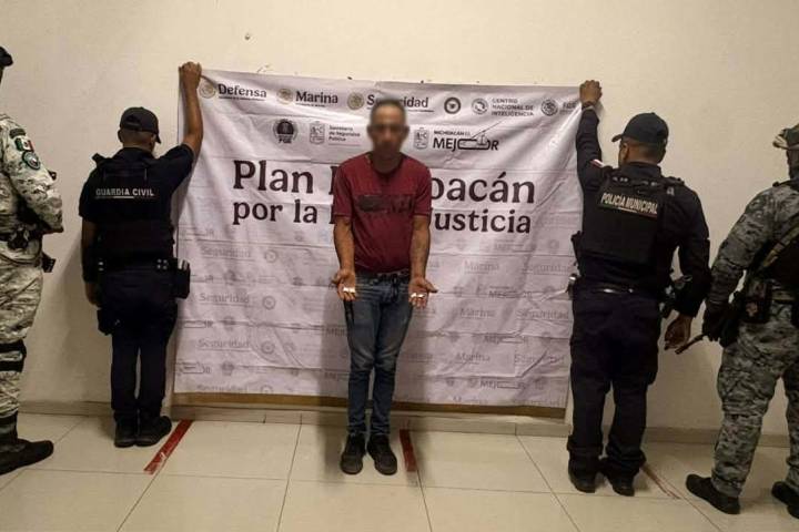 Policías detienen a "El Dany" por narcomenudeo, en Zamora