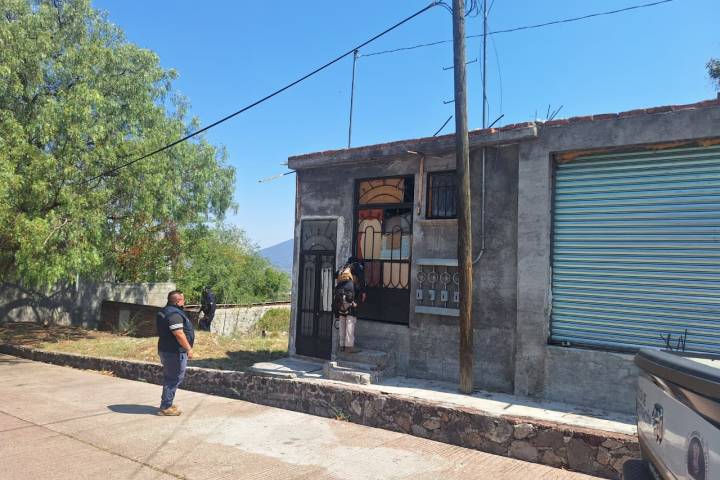 Asegura FGE sustancia con características de narcótico durante cateo en Puruándiro