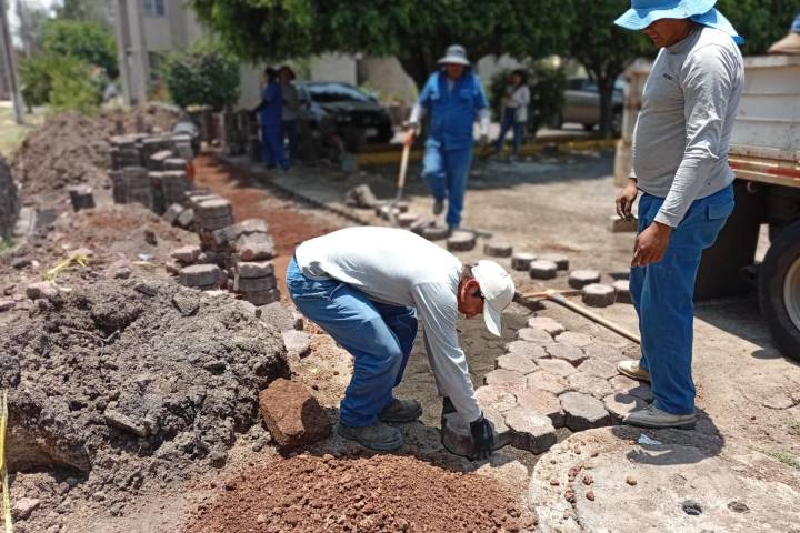 Con brigadas activas en toda la ciudad, Adolfo Torres destaca mejoras hidráulicas