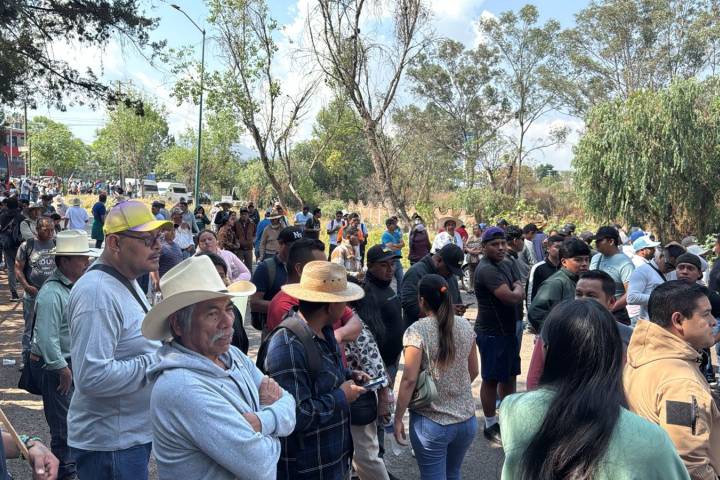 Comuneros de Sevina irrumpen en Casa Michoacán tras exigir justicia por asesinato de guardias comunales