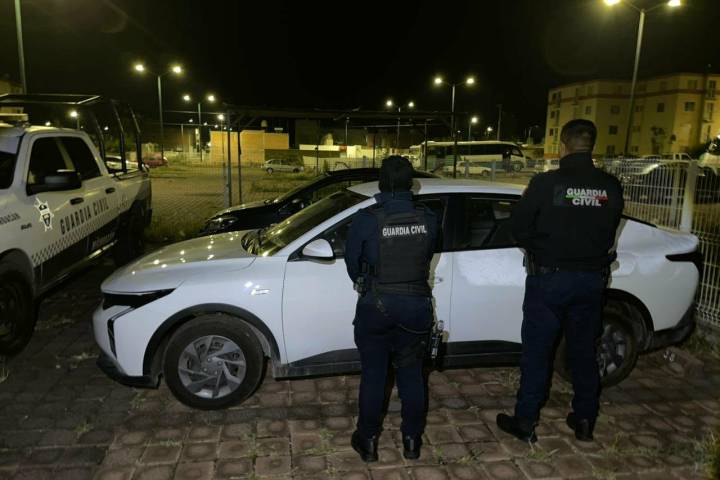 GC recupera en Morelia 2 autos robados en la autopista México-Guadalajara