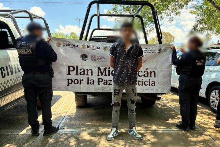 GC detiene a dos sujetos en poder de motocicletas robadas, en Morelia