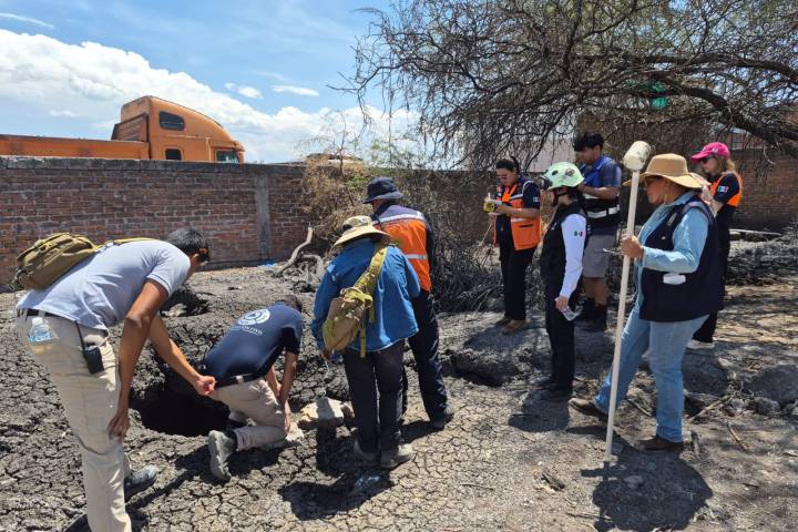 No es un volcán ni un géiser; especialistas identifican fenómeno como pozo de lodo en Michoacán