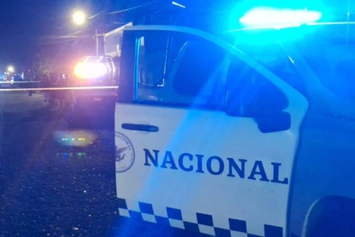Motociclistas derrapan en la carretera Uruapan-San Juan; hay un muerto y un herido