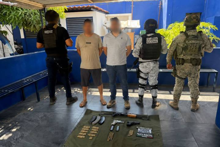 Aseguran a dos hombres armados tras operativo interinstitucional en Lázaro Cárdenas