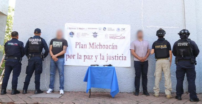 Detienen a cuatro personas en Morelia; aseguran armas, droga y una motocicleta con reporte de robo