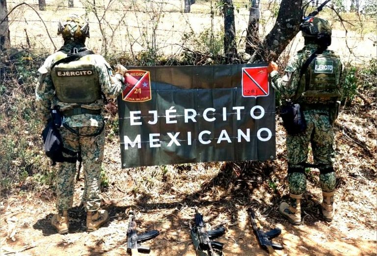 Ejercicio Mexicano halla tres fusiles y cartuchos útiles cerca de El Calvario, Queréndaro